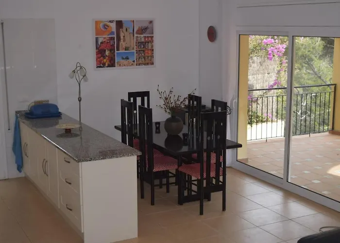 Com Casa Nostra Villa *